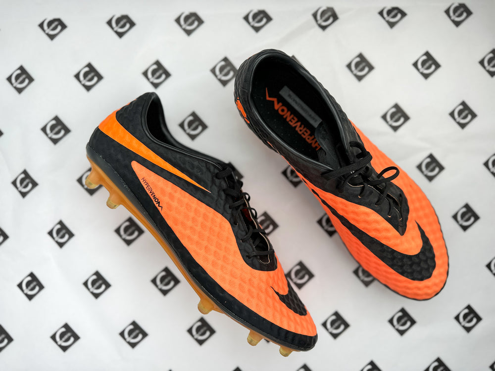 nike hypervenom astro trainers